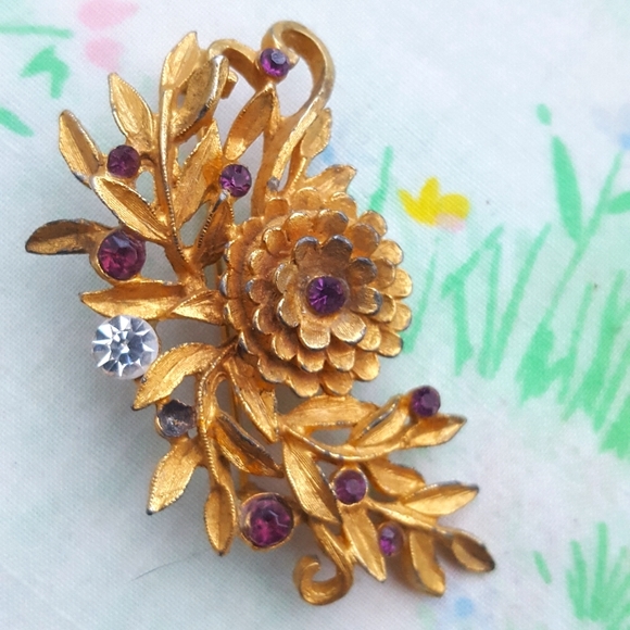 🌙Vintage Gold and Amethyst Floral Brooch - Picture 2 of 10